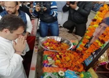 शहीदों को श्रद्धांजलि