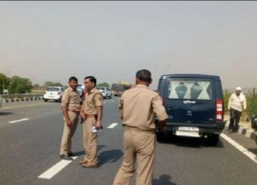 आगरा-लखनऊ एक्सप्रेसवे पर भीषण हादसा