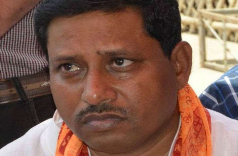 बीजेपी सांसद ने किया सरेंडर