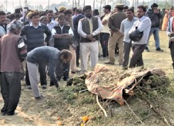 उन्नाव दुष्कर्म पीड़िता का अंतिम संस्कार