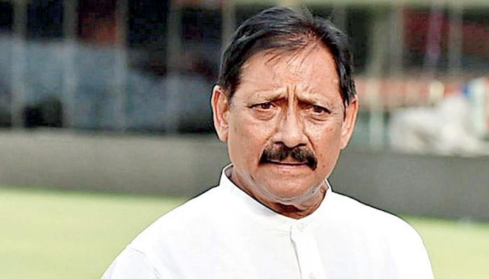 Chetan Chauhan today dies