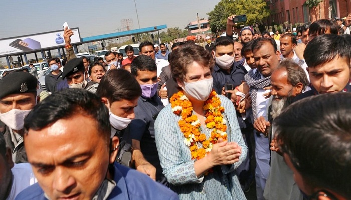 priyanka gandhi in baanke bihari temple