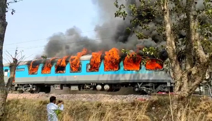 Fore in Shatabdi Train