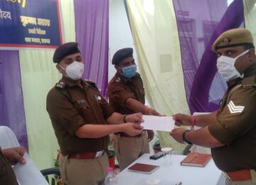 डीसीपी ने पुलिस कर्मियों को किया सम्मानित