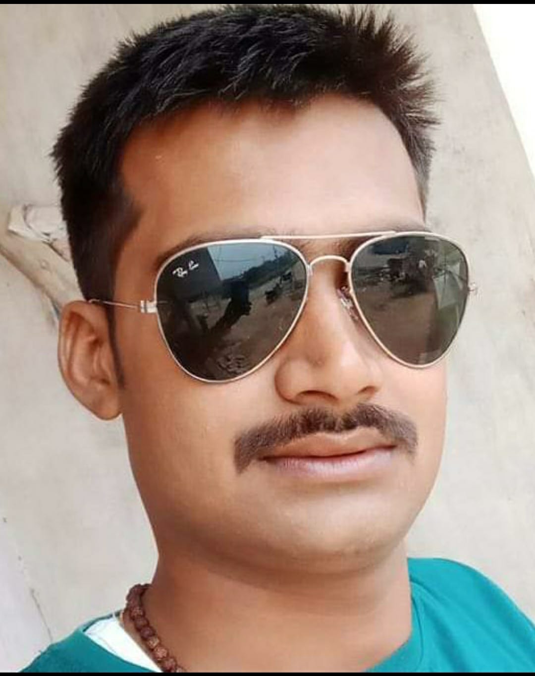 दबंगों ने फल विक्रेता को बेरहमी से पीटा
