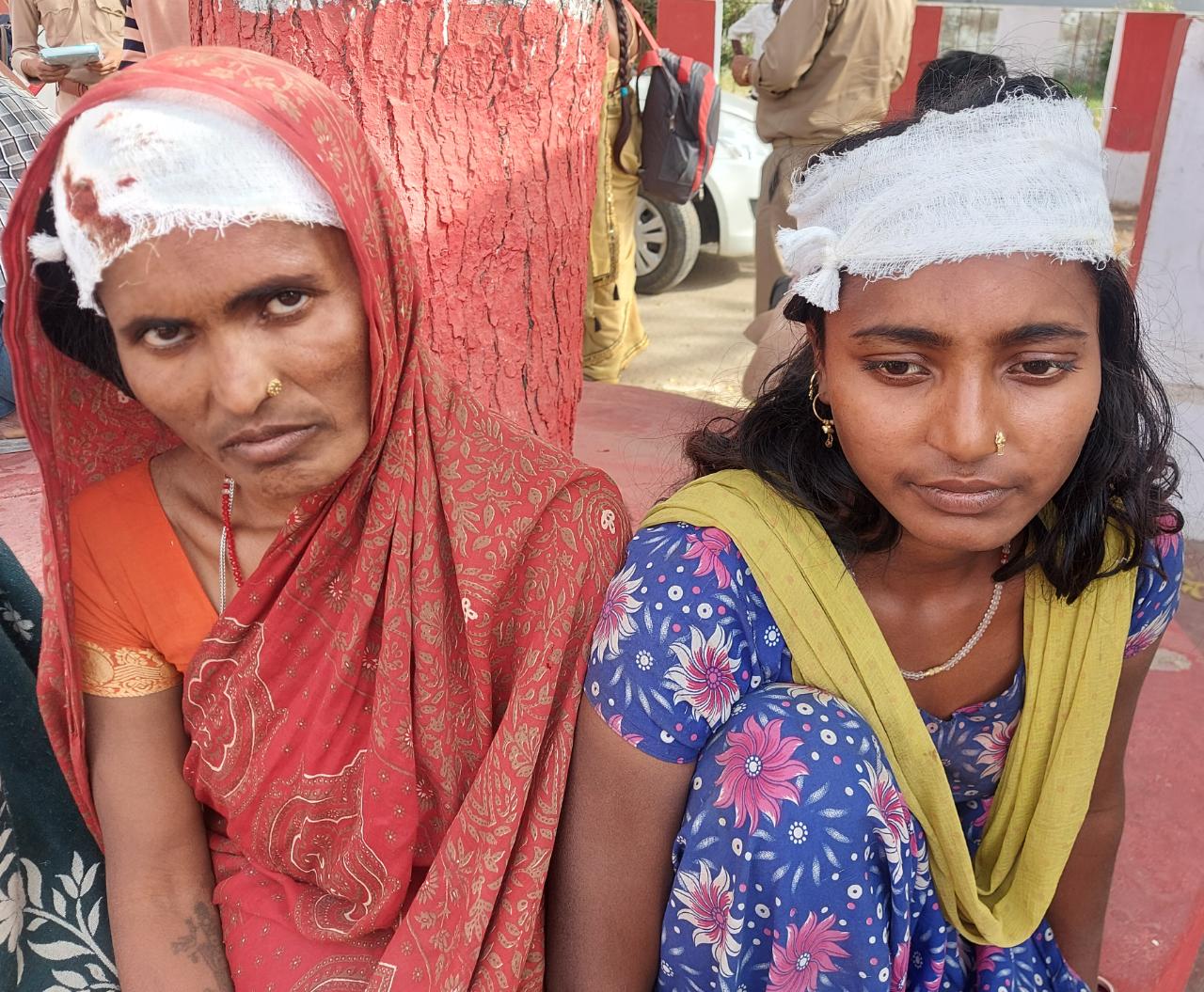 नशेड़ी ने अपनी पत्नी व बेटियों को डंडो से पीटा