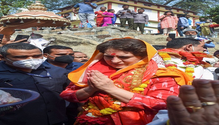 priyanka gandhi in kamakhya temple in asaam