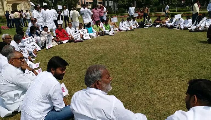 meeting outside the assembly bihar