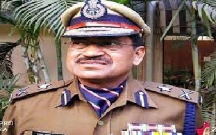 पुलिस महानिरीक्षक,पत्नी और सहायक कोरोना संक्रमित