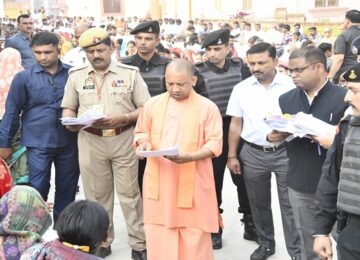 CM Yogi in Janta Darshan