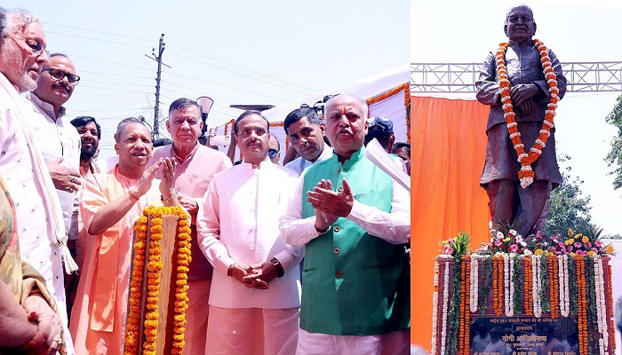 CM Yogi unveiled the statue of Lal ji Tandon