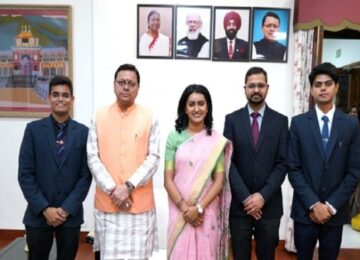 Trainee IAS officers met CM Dhami