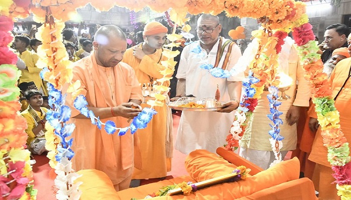 CM Yogi celebrated Janmashtami at Gorakhnath temple