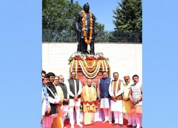 CM Yogi paid tribute to Bharat Ratna Govind Ballabh