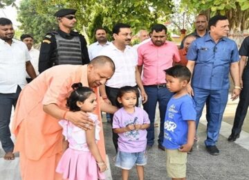 CM Yogi showered love on children