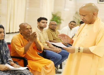 CM Yogi heard the problems in Janta Darshan