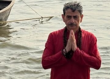 R.N. Ravi took holy bath in Sangam