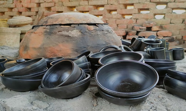 Black Pottery