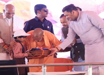 CM Yogi launched 'School Chalo Abhiyan'