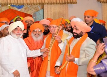 The first group going for Shri Hemkund Sahib Yatra was sent off