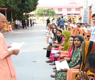 The CM Yogi heard the problems of 150 people