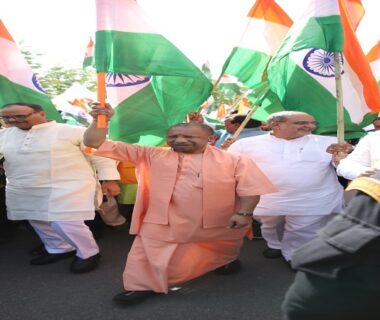 CM Yogi inaugurated Bharat Shaurya Tiranga Yatra