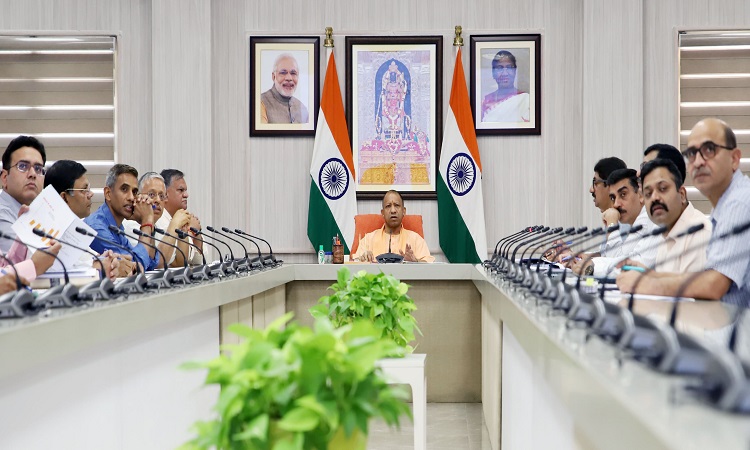 CM Yogi held a review meeting of the Housing Department