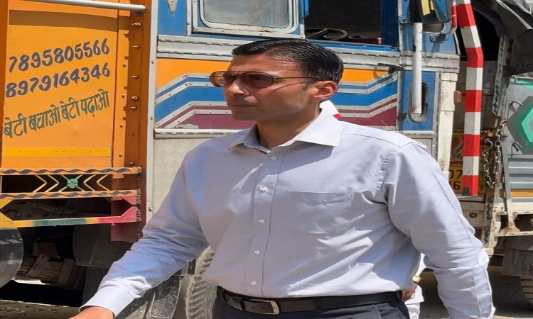 DM Savin Bansal