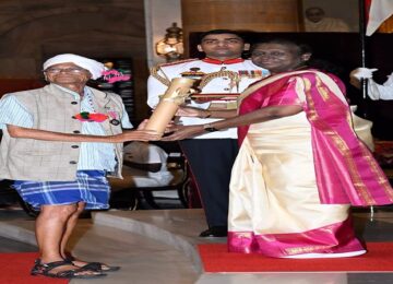 Pandiram Mandavi of Garh Bengal awarded Padma Shri