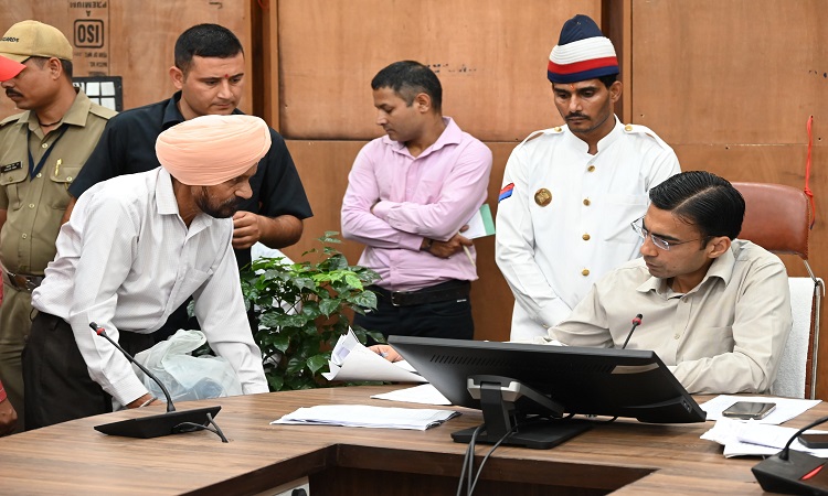 DM Savin Bansal