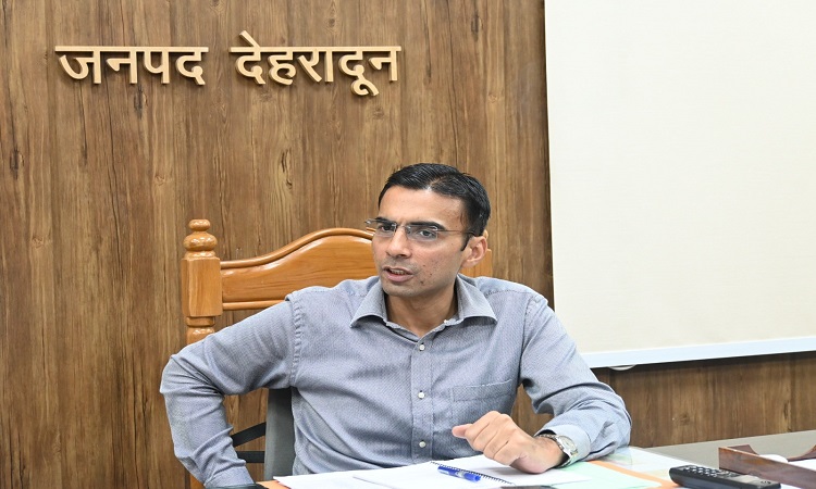 DM Savin Bansal