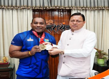 Weightlifter Mukesh Pal met CM Dhami
