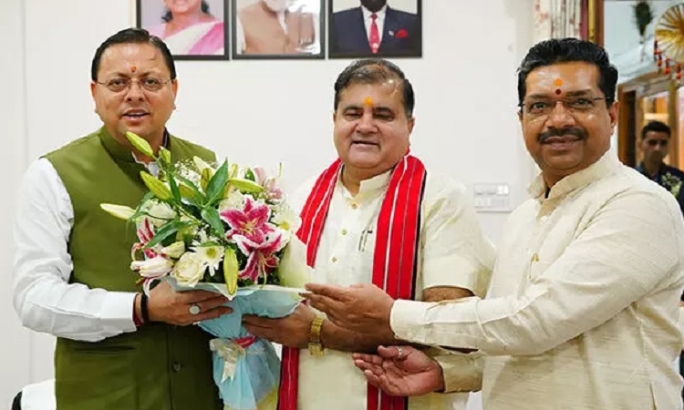 CM Dhami welcomed BJP state president Mahendra Bhatt
