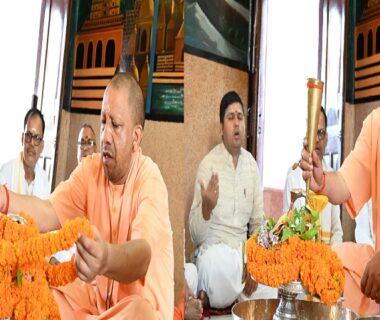 CM Yogi performed Rudrabhishek on the first day of Sawan