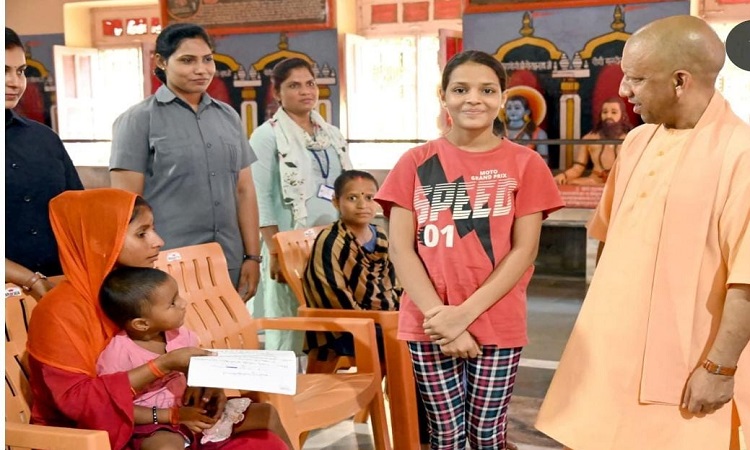 CM Yogi assured Pankhuri that her studies will not stop