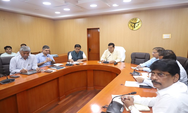 AK Sharma reviewed the relief and rehabilitation work in flood affected areas