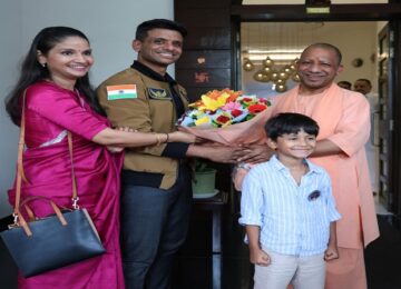 Astronaut Group Captain Shubhanshu Shukla met CM Yogi