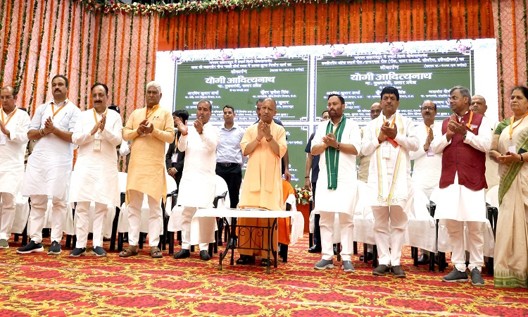 CM Yogi inaugurated schemes worth rs381 crore in Saharanpur