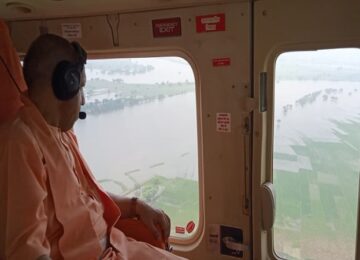 CM Yogi did an aerial survey of the flood in Ghazipur