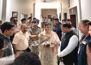CM Vishnudev Sai met Poonam Patel