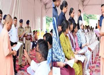 CM Yogi listened to the problems of the people in Janta Darshan