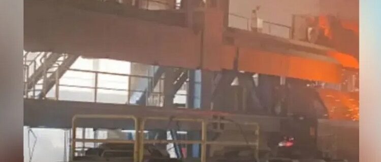 Steel plant roof collapses, 6 killed