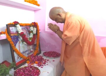 CM Yogi pays tribute to Pt. Chhannulal Mishra