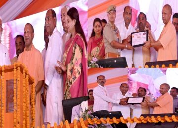 CM Yogi gave a gift of Rs 1900 crore to Jalaun.