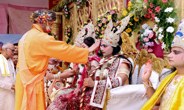 CM Yogi participated in the rajtilak ceremony of Lord Shri Ram.