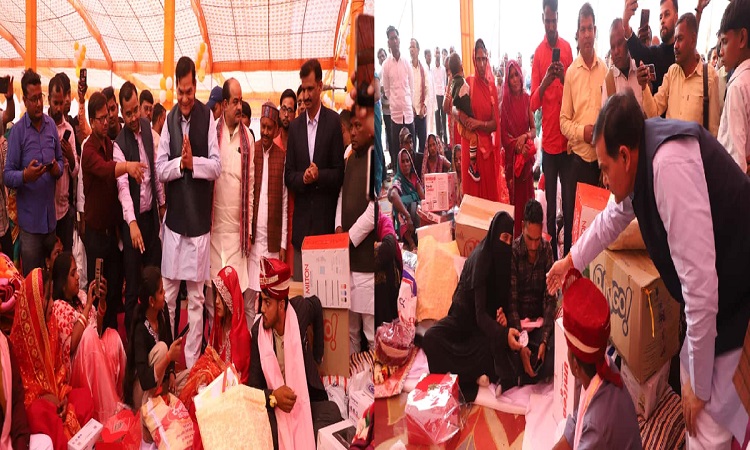 AK Sharma participated in the Mukhyamatri Samuhik Vivah Yojana