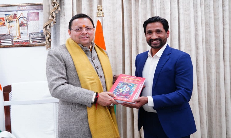 Actor Dev Raturi met CM Dhami