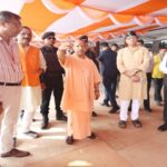 CM Yogi reviewed the preparations before PM Modi's program.