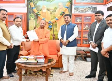 CM Yogi filled the form for SIR process