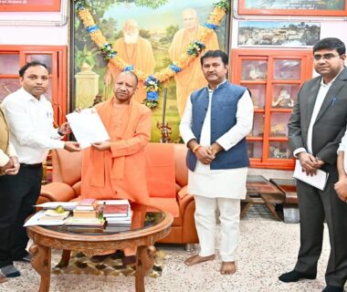 CM Yogi filled the form for SIR process